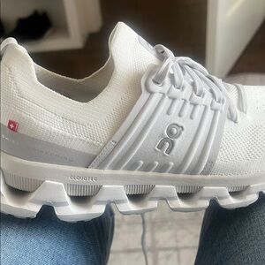 Cloud On Running White Athletic Shoes 8w